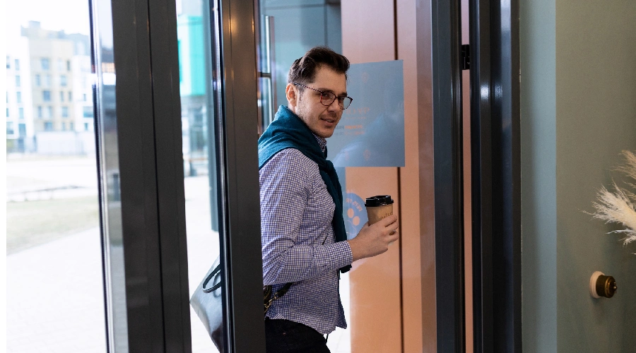 what-is-the-process-behind-automatic-doors